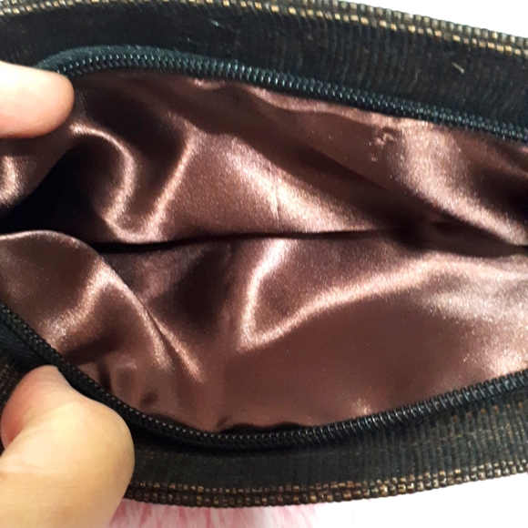 Woven Clutch - Picture 4 of 4